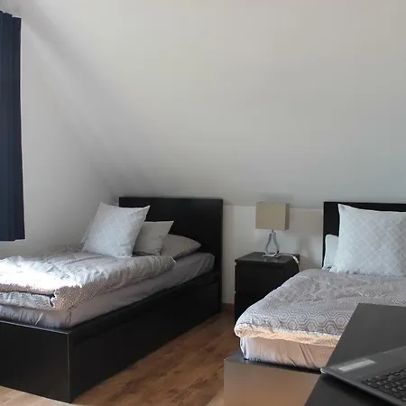 An Der Grenze Zu Hamburg Zentrale Lage * Neu Wulmstorf